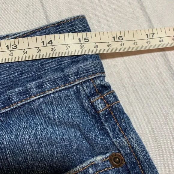 Abercrombie & Fitch mini denim skirt. Size 4. - Picture 5 of 8